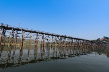 Tayland en uzun ahşap köprü