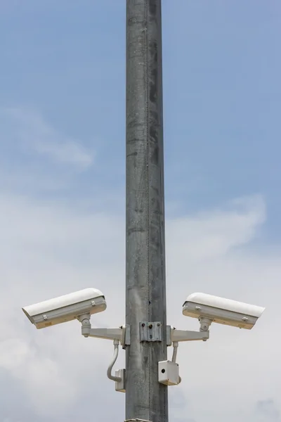 Two outside security cameras cover different angles — Stock Photo, Image