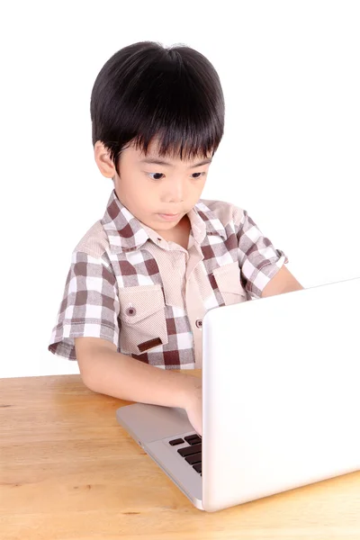 Menino com laptop — Fotografia de Stock