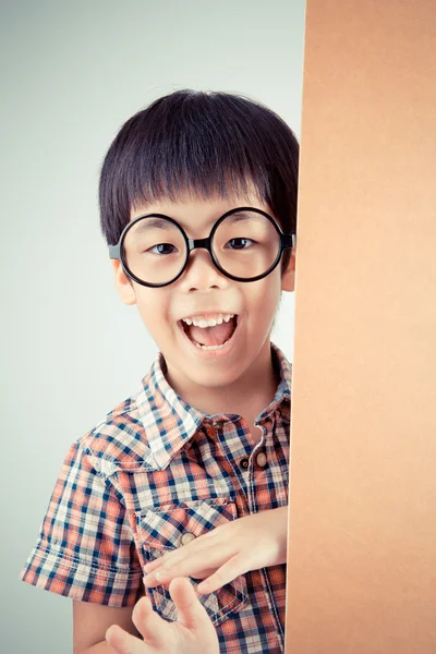 Carino asiatico ragazzo indossare occhiali retrò filtro ) — Foto Stock