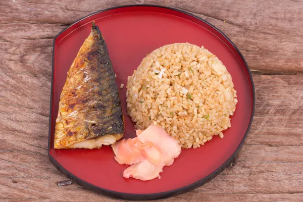 Grilled fish saba with fried rice — Stock Photo, Image