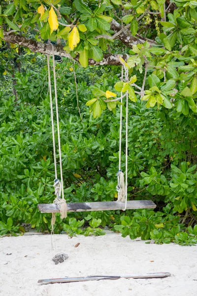 Columpio de madera — Foto de Stock