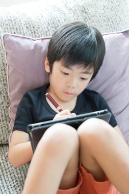 sevimli küçük çocuk tablet PC