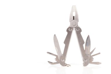 beyaz izole bir metalik multitool