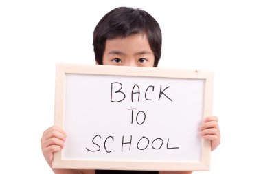 blackboard ile gülümseyen çocuk