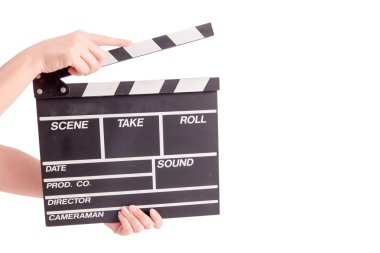 Film üretim clapper tahta üzerinde beyaz b izole tutan kadın