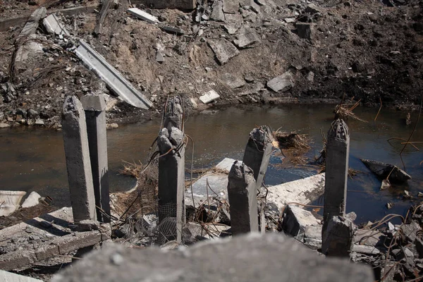 Köprü Ruslar tarafından yok edildi.