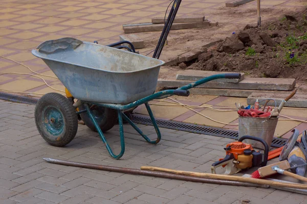 İnşaat arabası ve diğer tamir araçları