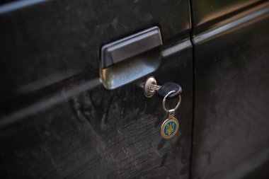 Anahtarı mızraklı anahtarlık.