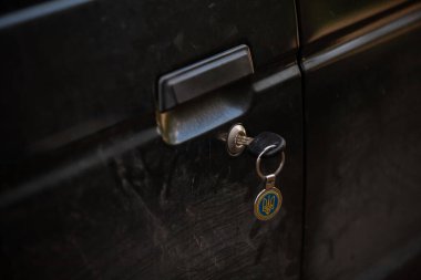 Anahtarı mızraklı anahtarlık.