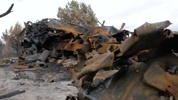 焼損した軍用車両の残骸 — ストック動画