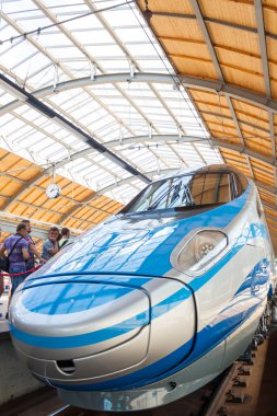 pendolino wroclaw Polonya ilk kez dikey yönde