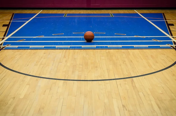 Gymnasium basketbal — Stockfoto