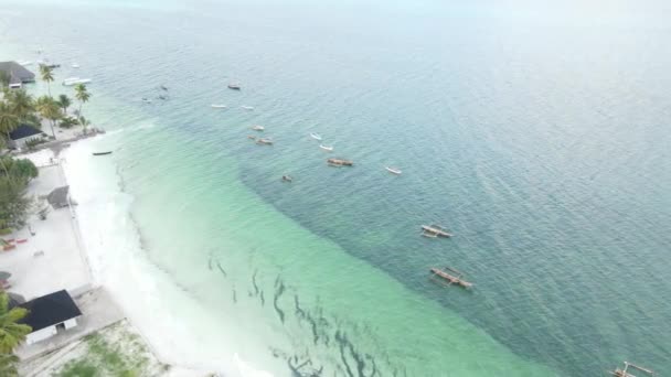 Indiska oceanen nära stranden av Zanzibar, Tanzania — Stockvideo