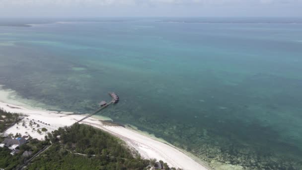 Indische Oceaan bij de kust van Zanzibar, Tanzania — Stockvideo