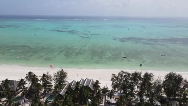 Zanzibar, Tanzania - vanuit de lucht uitzicht op de Indische Oceaan — Stockvideo