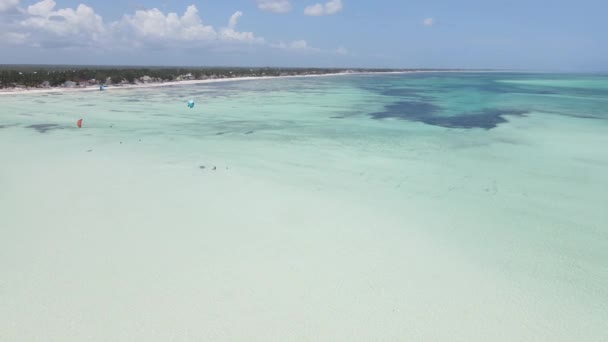 Zanzibar, Tanzania - vanuit de lucht uitzicht op de Indische Oceaan — Stockvideo