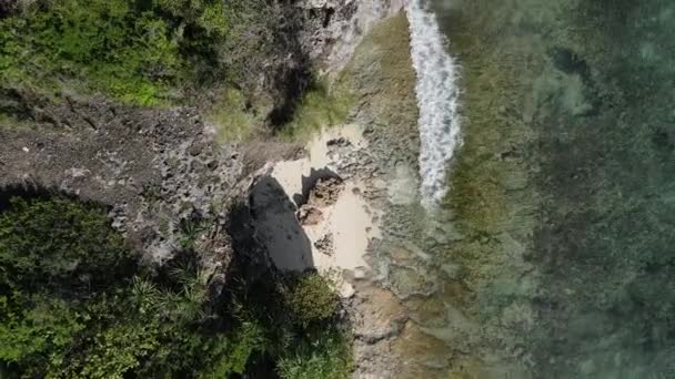 Vackert landskap i Indiska oceanen nära stranden av Zanzibar, Tanzania — Stockvideo