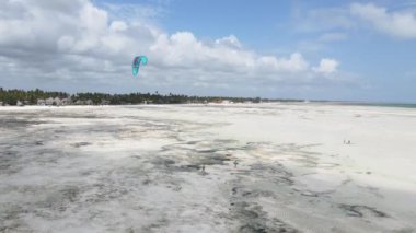 Zanzibar, Tanzanya - kıyıya yakın okyanusta gelgit