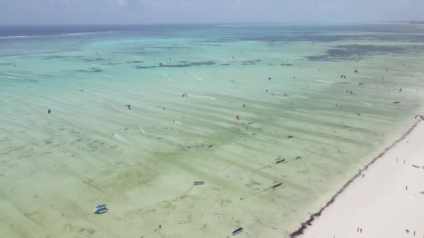 Kitesurfing near the shore of Zanzibar, Tanzania — Stock Video