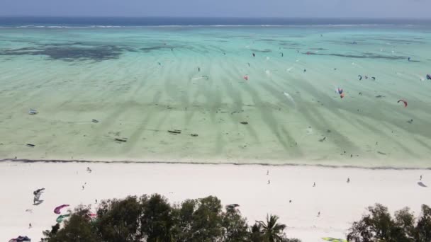 Kitesurfing near the shore of Zanzibar, Tanzania — Stock Video