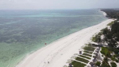 Tanzanya 'nın Zanzibar kıyısında bir okyanus.