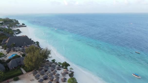 Nagranie Pokazuje Łodzie Oceanie Wybrzeży Zanzibaru Tanzanii — Wideo stockowe
