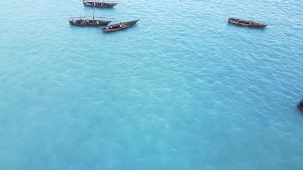 Deze Stockvideo Toont Boten Oceaan Voor Kust Van Zanzibar Tanzania — Stockvideo