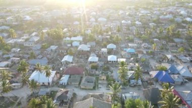 Bu stok videosu Zanzibar, Tanzanya, Afrika 'daki evleri gösteriyor.