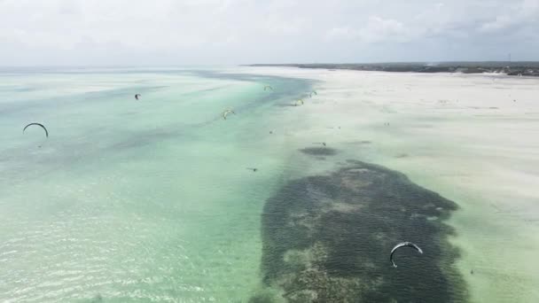 Este Vídeo Mostra Kitesurf Perto Costa Zanzibar Tanzânia — Vídeo de Stock
