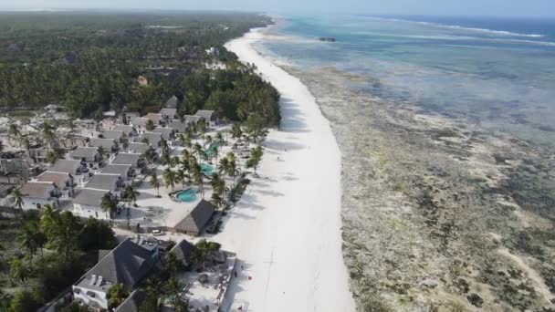 Indiska oceanen nära kusten av ön Zanzibar, Tanzania, slow motion — Stockvideo