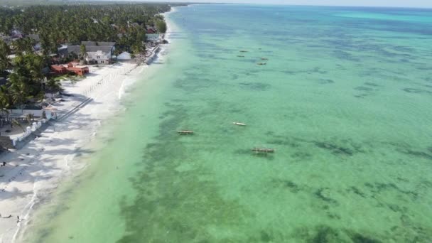 Oceano perto da costa da ilha de Zanzibar, Tanzânia, câmera lenta — Vídeo de Stock