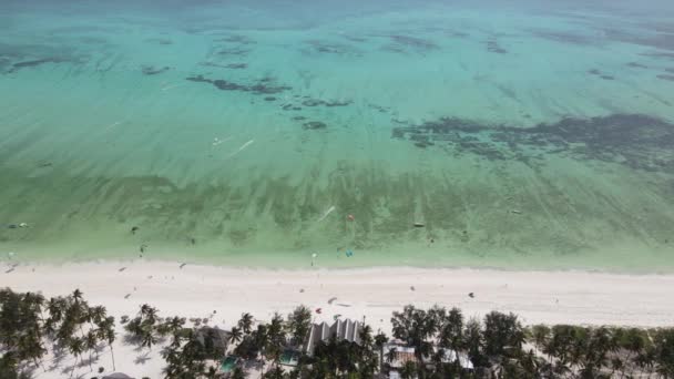 Oceano Indiano vicino alla costa dell'isola di Zanzibar, Tanzania, rallentatore — Video Stock