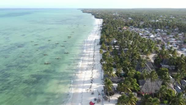Indiska oceanen nära kusten av ön Zanzibar, Tanzania, slow motion — Stockvideo