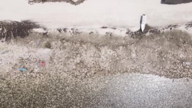Okyanus, Tanzanya 'nın Zanzibar adası kıyısında gelgitte, yavaş çekim