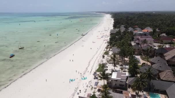 Zanzibar, Tanzania: Kitesurfen aan de kust, slow motion — Stockvideo