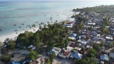 Tanzanya, Zanzibar yakınlarındaki evlerin hava görüntüsü, yavaş çekim