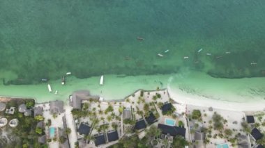 Tanzanya 'nın Zanzibar kıyısındaki tekneler ağır çekimde