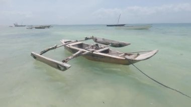 Zanzibar, Tanzanya - kıyıya yakın tekne, yavaş çekim