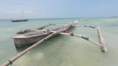 Zanzibar, Tanzanya - kıyıya yakın tekne, yavaş çekim