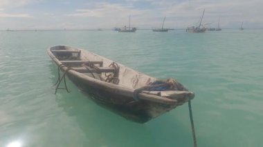Zanzibar, Tanzanya - kıyıya yakın tekne, yavaş çekim