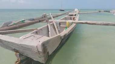 Zanzibar, Tanzanya - kıyıya yakın tekne, yavaş çekim