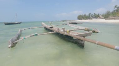 Zanzibar, Tanzanya - kıyıya yakın tekne, yavaş çekim