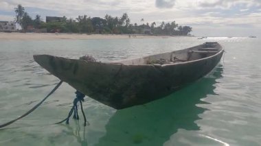 Zanzibar, Tanzanya - kıyıya yakın tekne, yavaş çekim