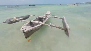 Zanzibar, Tanzanya - kıyıya yakın tekne, yavaş çekim