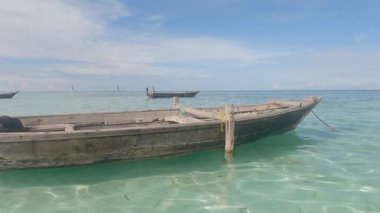 Zanzibar, Tanzanya - kıyıya yakın tekne, yavaş çekim