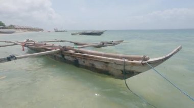 Zanzibar, Tanzanya - kıyıya yakın tekne, yavaş çekim