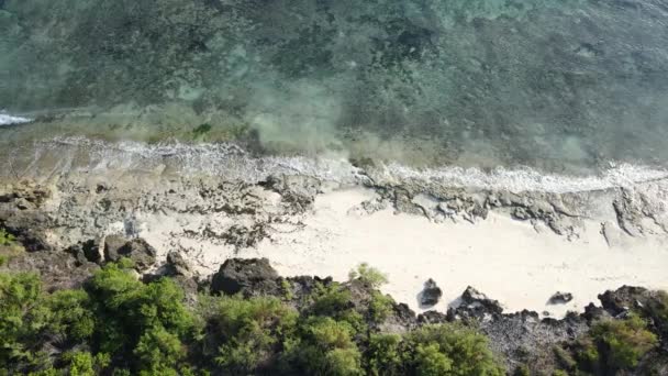 Prázdná pláž na ostrově Zanzibar, Tanzanie, zpomalení — Stock video