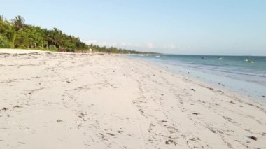 Tanzanya, Zanzibar adasındaki boş plaj, yavaş çekim