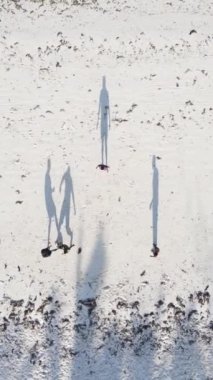 Dikey videocular Zanzibar, Tanzanya sahilinde futbol oynuyorlar